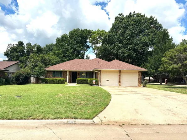 1107 N Harville Rd, Duncan, OK 73533