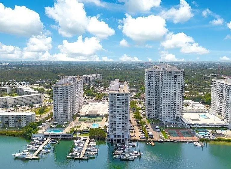 18031 Biscayne Blvd #Penthouse 01 — Photo 16