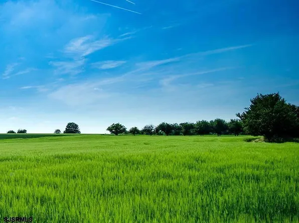 909 8th St, Hammonton, NJ 08037