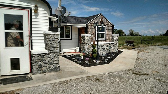 1st image of 7037 Thomas Ln