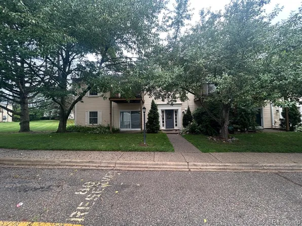 924 Chestnut Hill Dr APT A, Auburn Hills, MI 48326