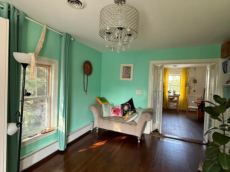 122 Hawthorn St #2 — Photo 2