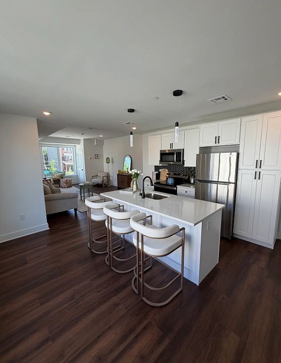 1st image of 1240 W Erie Ave #2