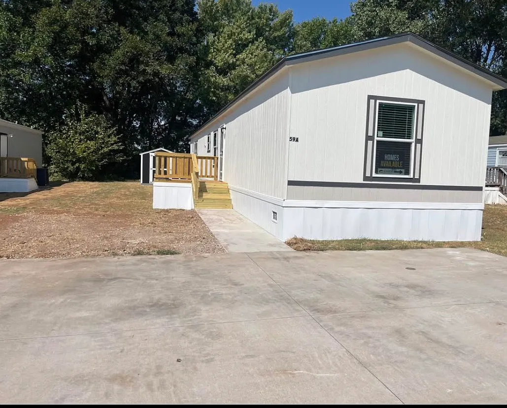 3 bed, 1216 sqft, $1,185 — Photo 1