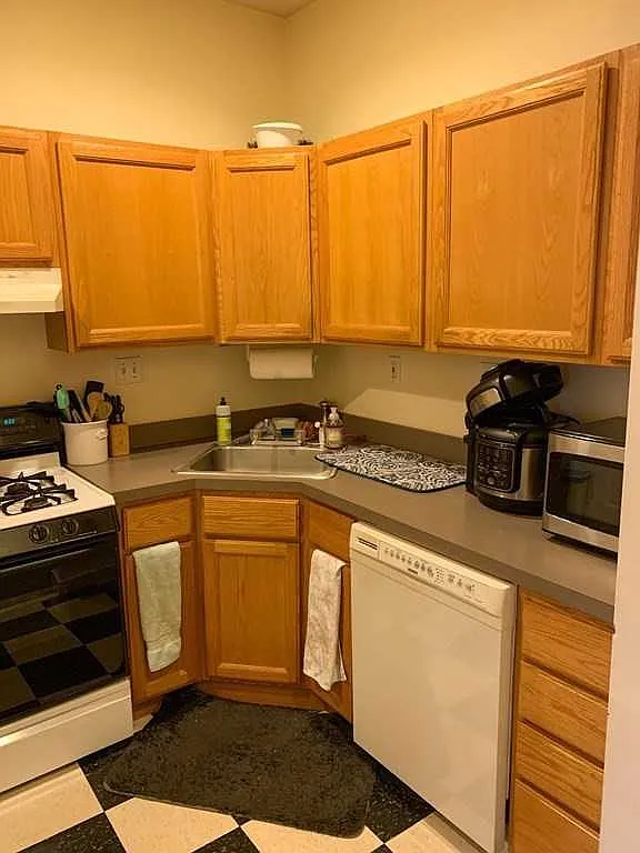 2 bed, $3,600 — Photo 2