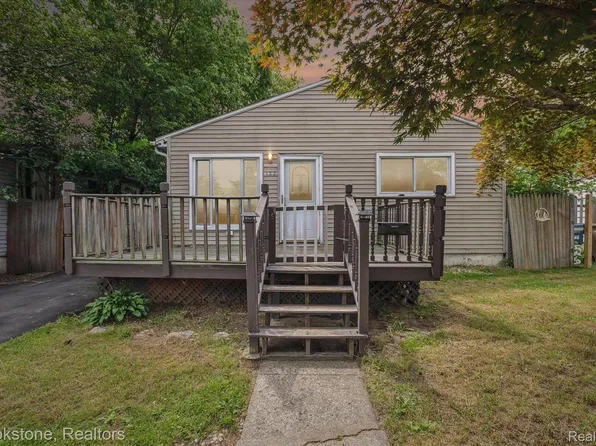 133 W Colgate Ave, Pontiac, MI 48340