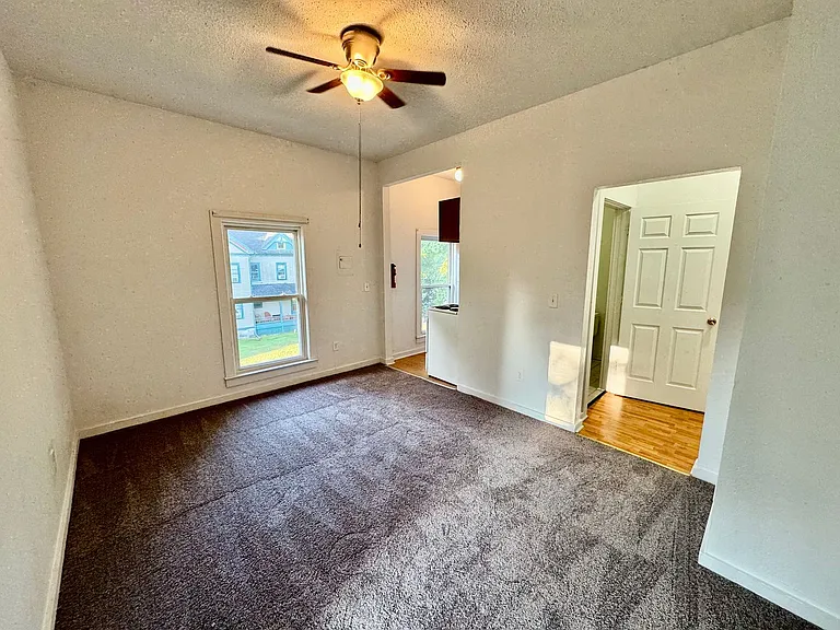 213 N Hamilton St — Photo 3