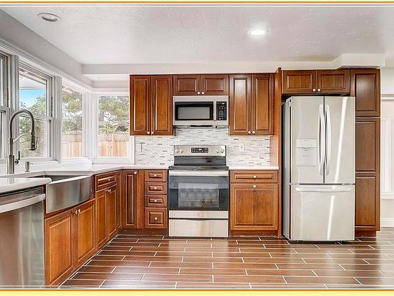 3rd image of 10456 La Morada Dr