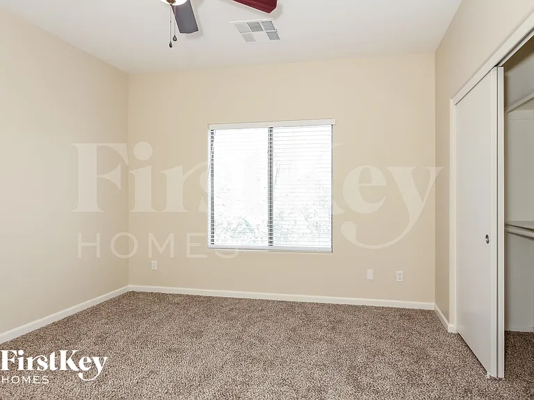 22022 N 29th Dr — Photo 11