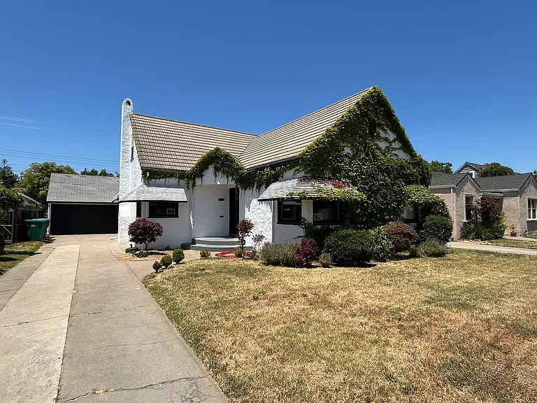 909 S Pleasant Ave — Photo 1