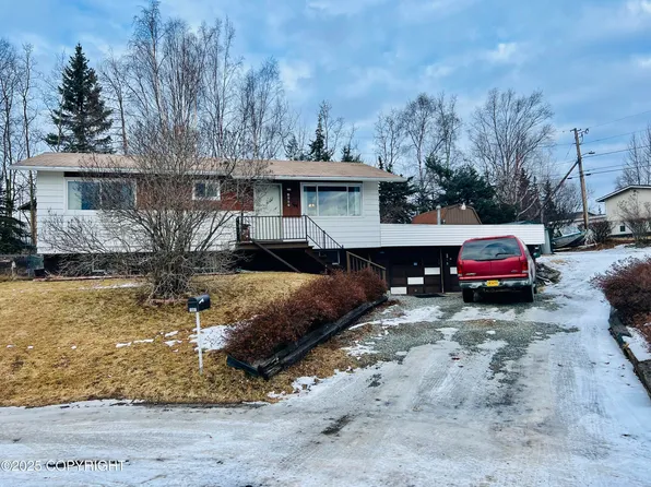 1807 Stratford Ct, Anchorage, AK 99508