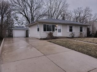 6850 Magnolia St, Hanover Park, IL 60133