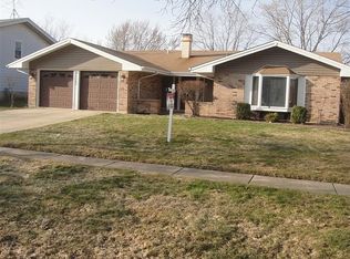 1060 Nottingham Ln, Hoffman Estates, IL 60169