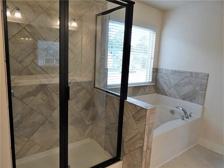 2441 Melton Common Dr — Photo 45