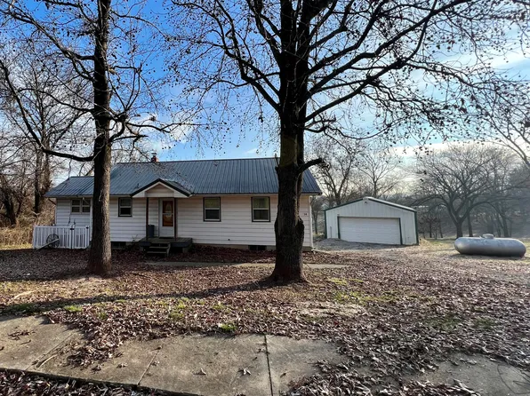 214 S High St, Miami, MO 65344