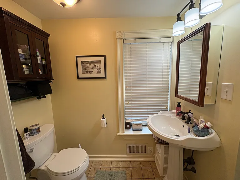 233 E Main St — Photo 11