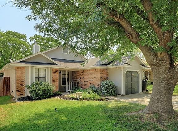 2nd image of 2207 Stirrup Dr