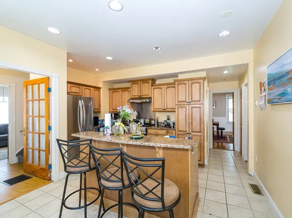 26 Pine St #26, Natick, MA 01760