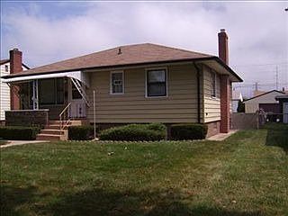 1st image of 5527 Northcote Ave