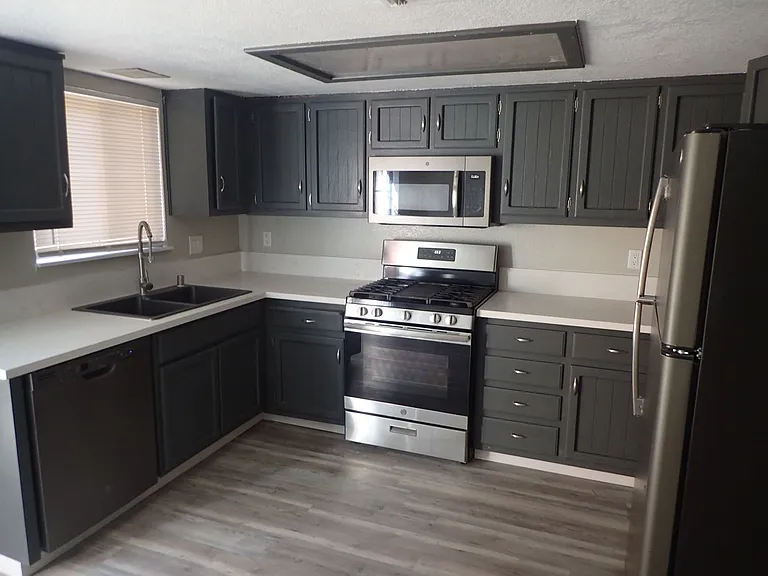 513 E Ridgecrest Blvd — Photo 26