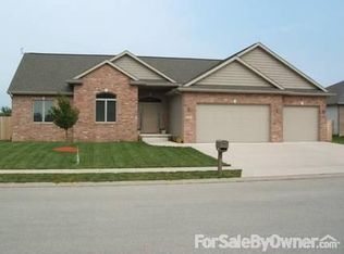 1111 Gridiron Ln, Auburn, IL 62615