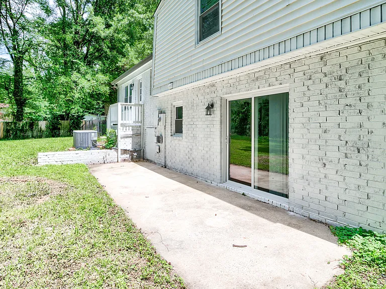 5900 Ferndale Pl — Photo 10