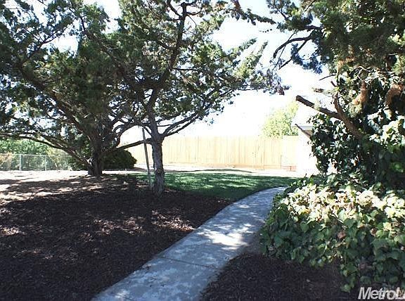 4th image of 12043 E Highway 120
