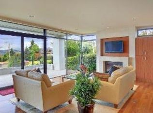6320 Lakeview Dr APT 201, Kirkland, WA 98033