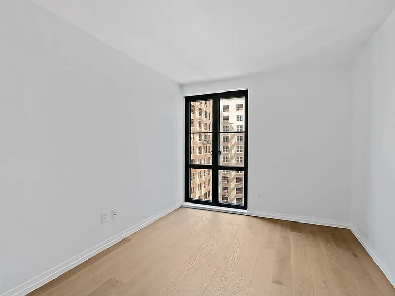 250 W 96th St #15G — Photo 4