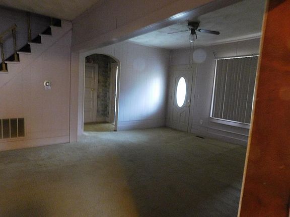5th image of 1305 E Main St