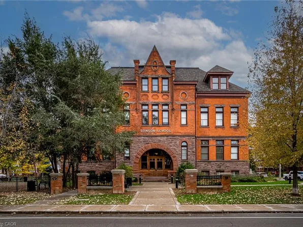 200 Stinson St #104, Hamilton, ON L8N 4J5