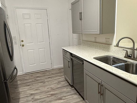 4th image of 898 Azalea Ct