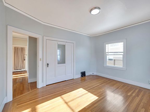 3rd image of 864 York St #4