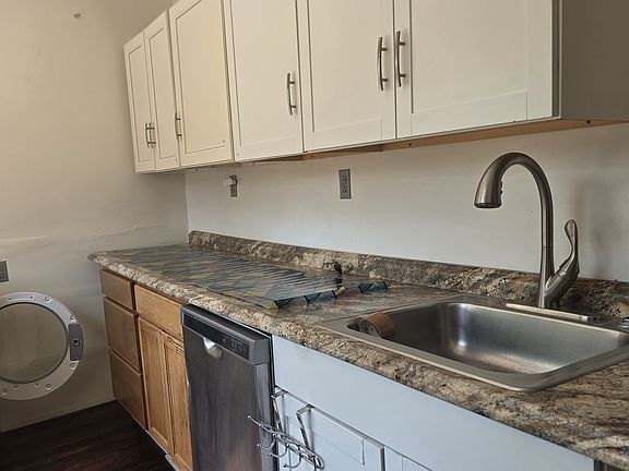 4th image of 523 E State St #4