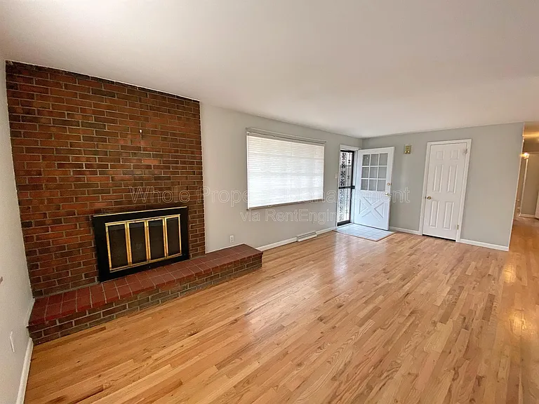 10640 W 62nd Pl — Photo 4