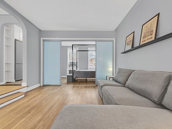 3rd image of 305 W 52nd St APT 2G
