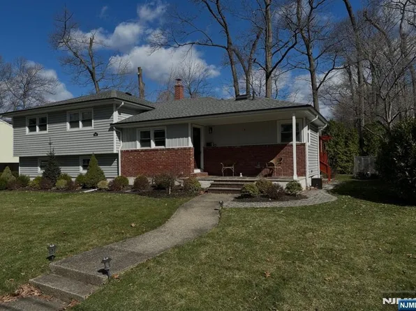 986 Wildwood Rd, Oradell, NJ 07649