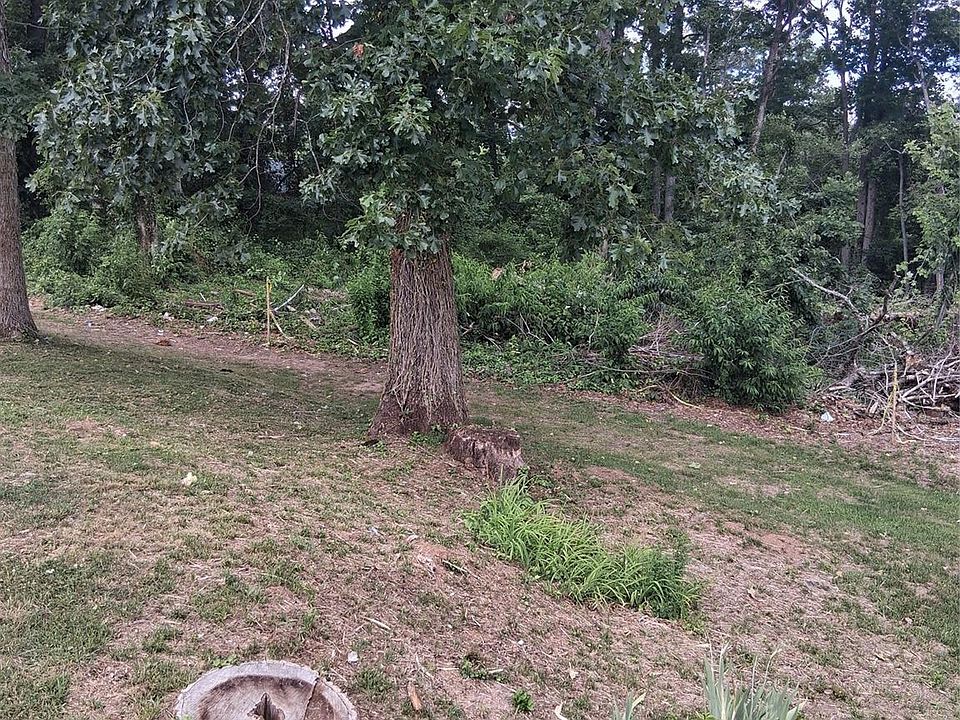 1st image of 25 Oak Hill Dr #1