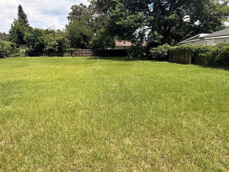 2nd image of 2110 E POINSETTIA AVENUE LOT 9