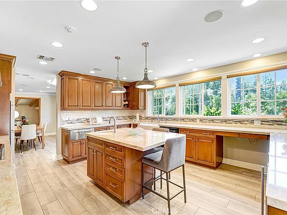 4th image of 5062 Avenida Hacienda