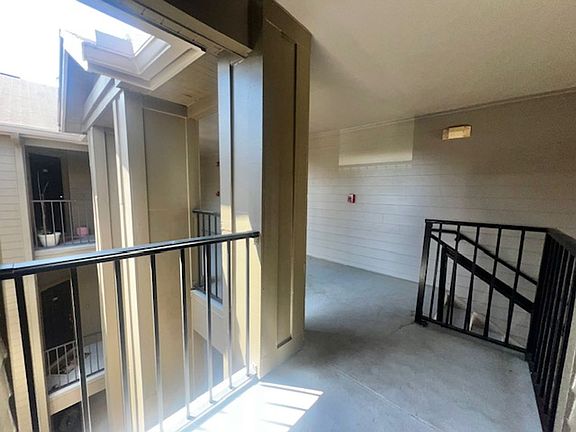 4th image of 420 Summit Ridge Pl APT 306