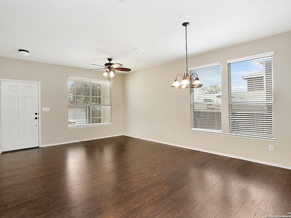 4th image of 3411 Mentone Way