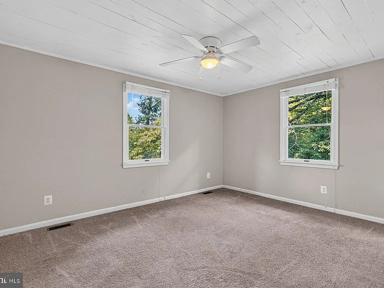 1527 Cold Bottom Rd — Photo 38
