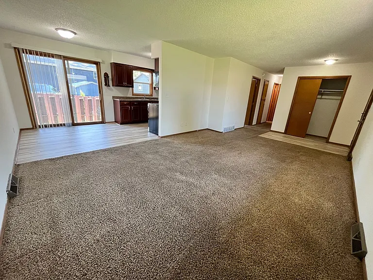 3004 S Phillips Ave — Photo 7