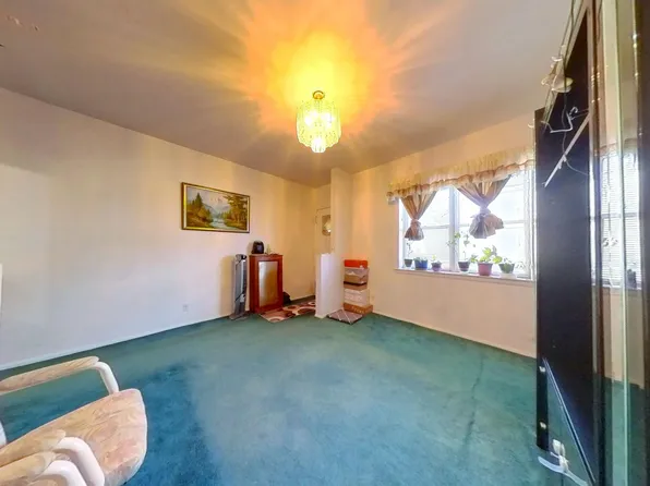 13 Coonley Court image 6 of 14