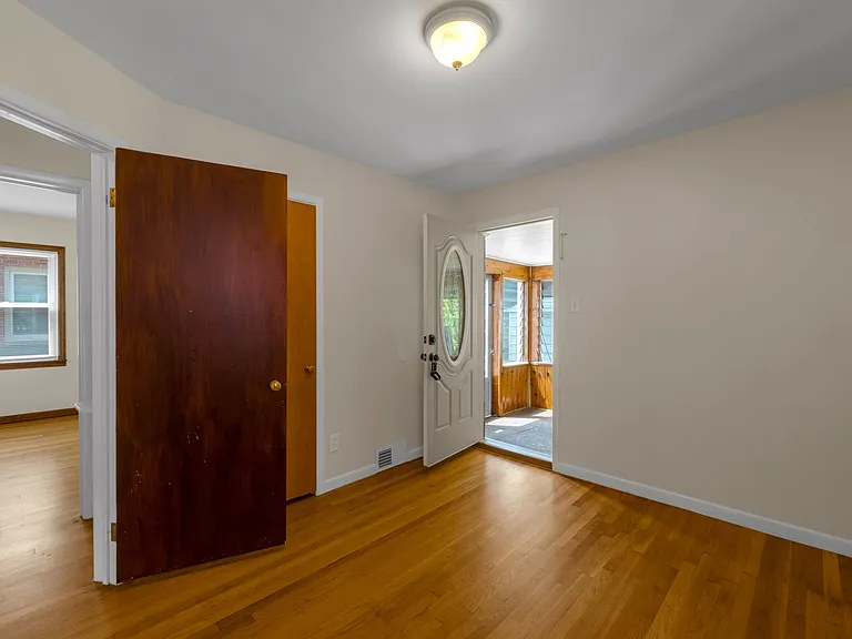 3020 Syracuse St — Photo 16