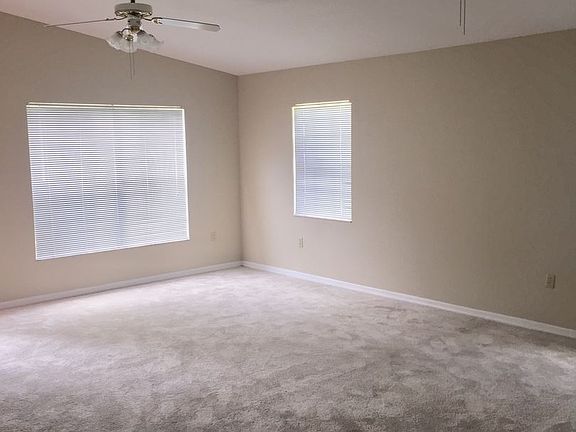 3rd image of 2179 Crandon Ave