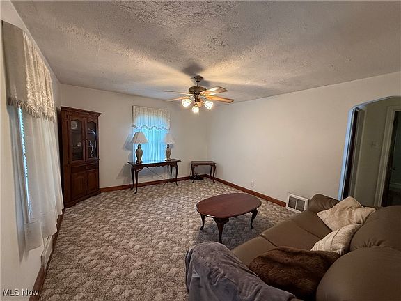 2nd image of 209 Gladys Ave