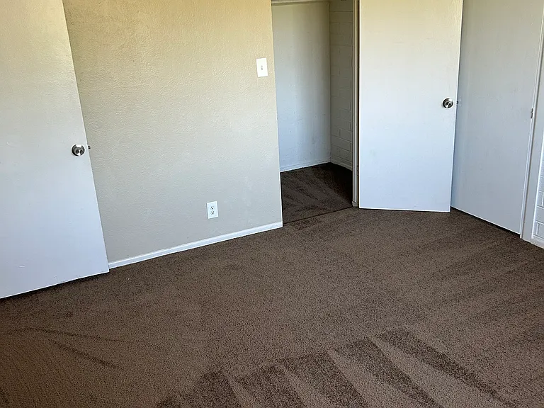 1123 E Sierra Vista Dr #15 — Photo 6