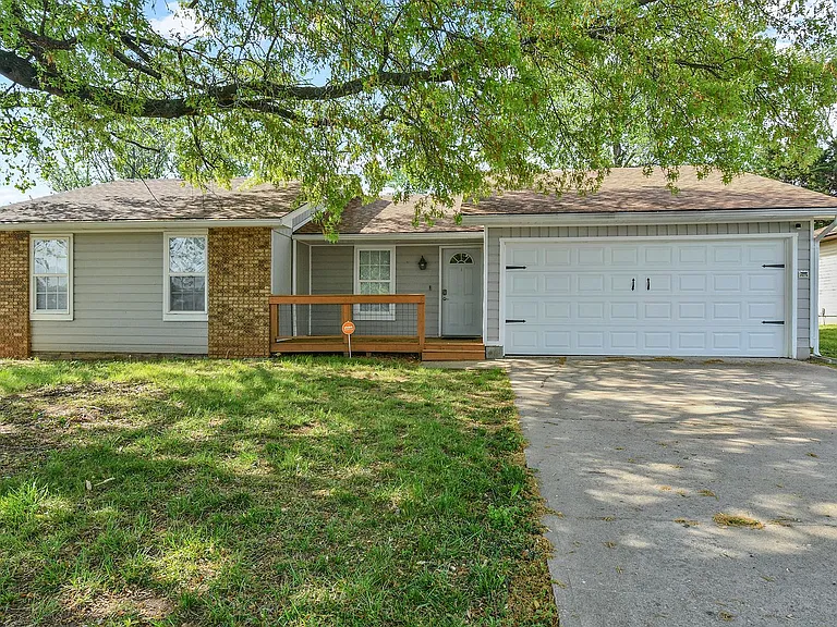 2626 W Hanover Dr — Photo 1